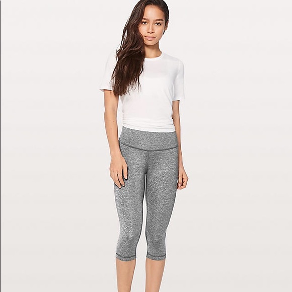 Lululemon Wunder Under HR 1/2 tight - Picture 3 of 6